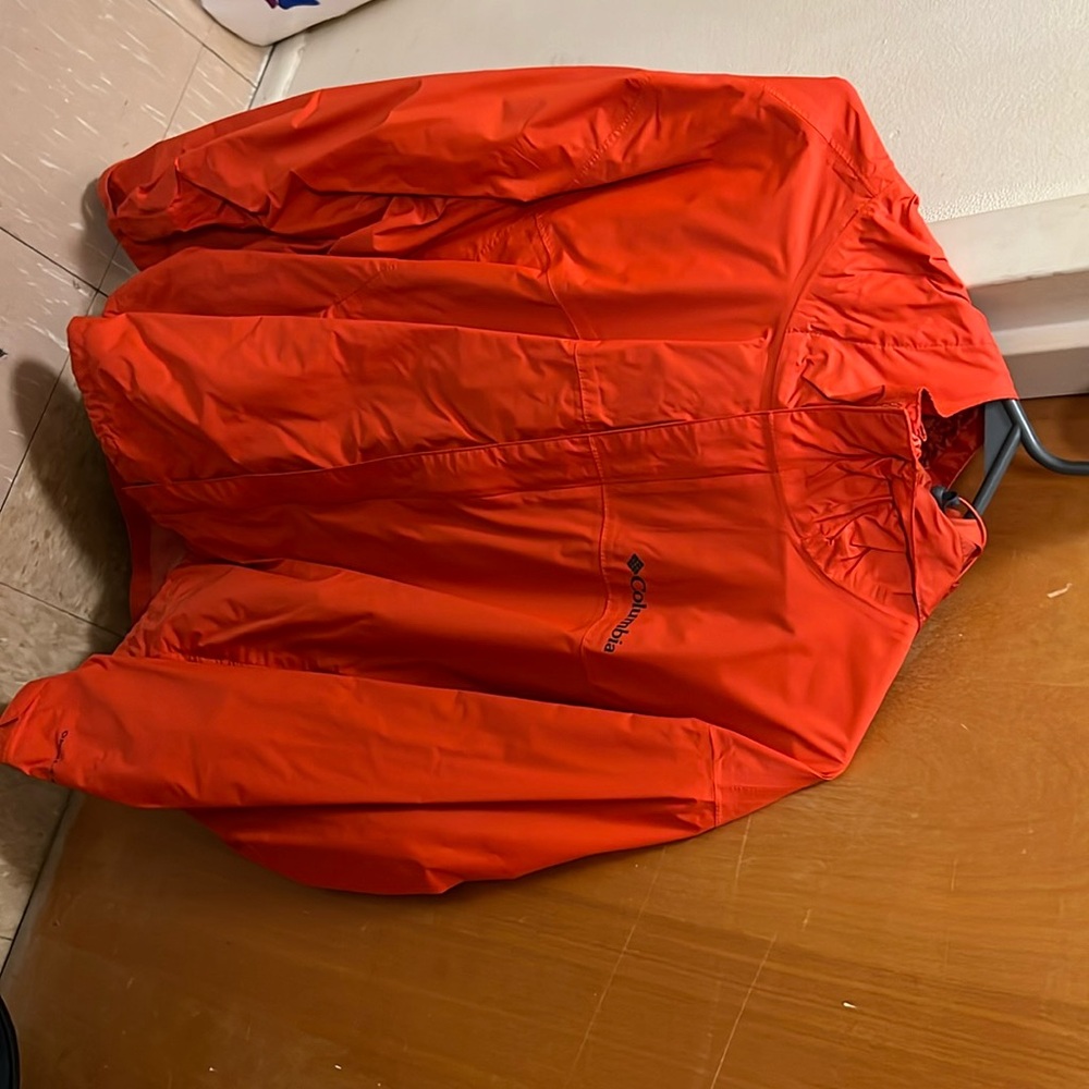 Mens Columbia Rain Jacket Like New ! Only worn once